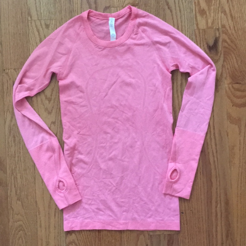 Lululemon workout top